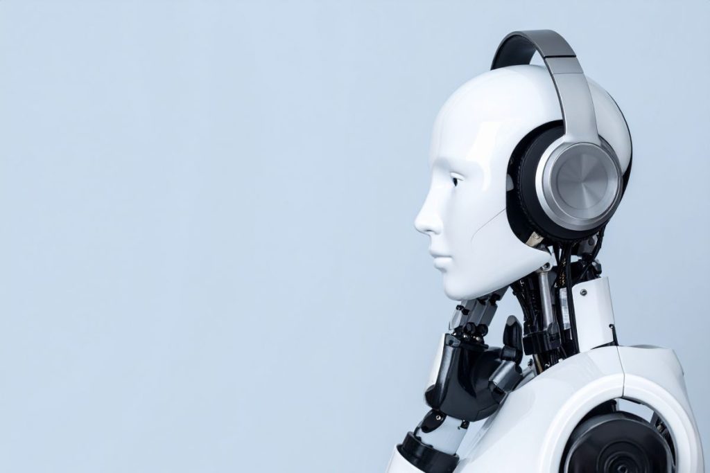 CTIを活用したインサイドセールスでは、PBX(構内交換機)との連携により内線転送やIVR(Interactive Voice Response)機能を活用した自動応答システムが構築できる。ソフトフォンやIP電話との組み合わせで、従来のビジネスフォンと同等の機能をクラウド上で利用可能となり、オペレーターは付加価値の高い業務に集中できる。AI技術による通話分析では、話速や沈黙時間、会話の被せ率を定量的に解析し、営業トークの質をスコアリングすることで成約につながりやすいスクリプトを特定できる。2024年以降、テレワークの普及でクラウド型CTIシステムの導入が加速し、在宅勤務でも高品質な顧客応対が実現している。コールセンターではインバウンド業務で着信時の顧客情報自動表示により効率的な応対が可能で、通話料の最適化とモニタリング機能でコスト削減と品質向上を同時に達成できる